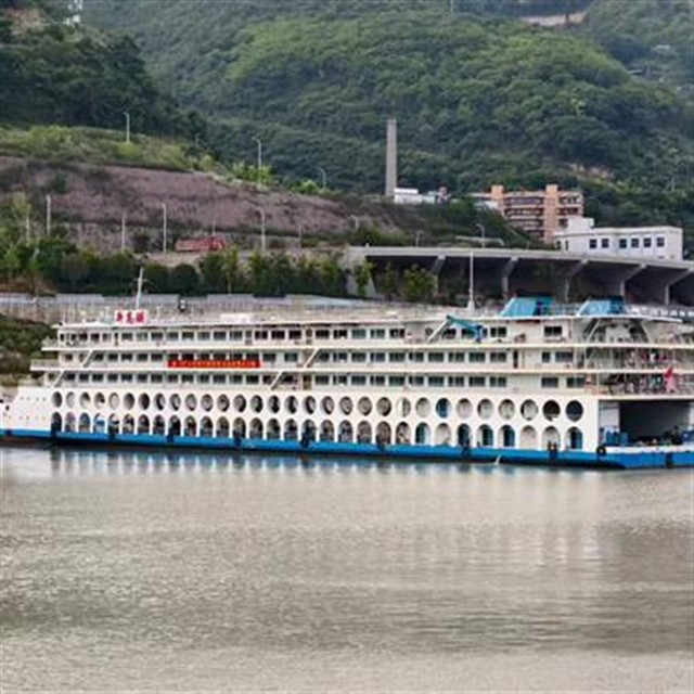 三峡新高湖游轮