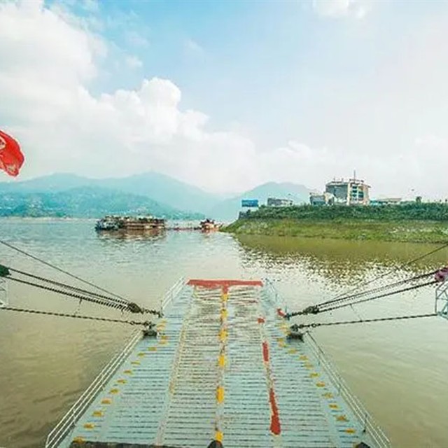 三峡新高湖游轮